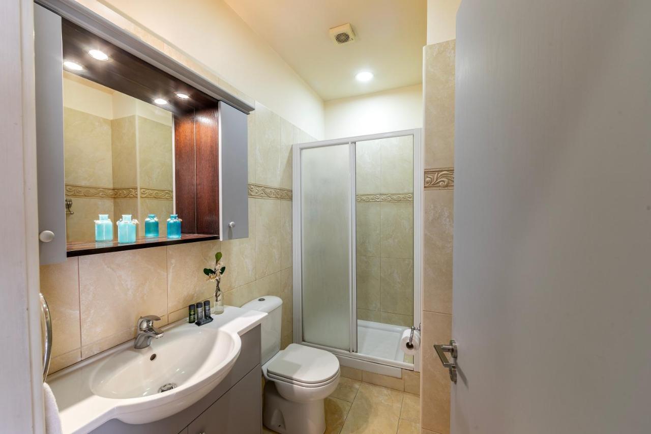 לרנקה Mackenzie Beachfront Eftyhia Suite מראה חיצוני תמונה