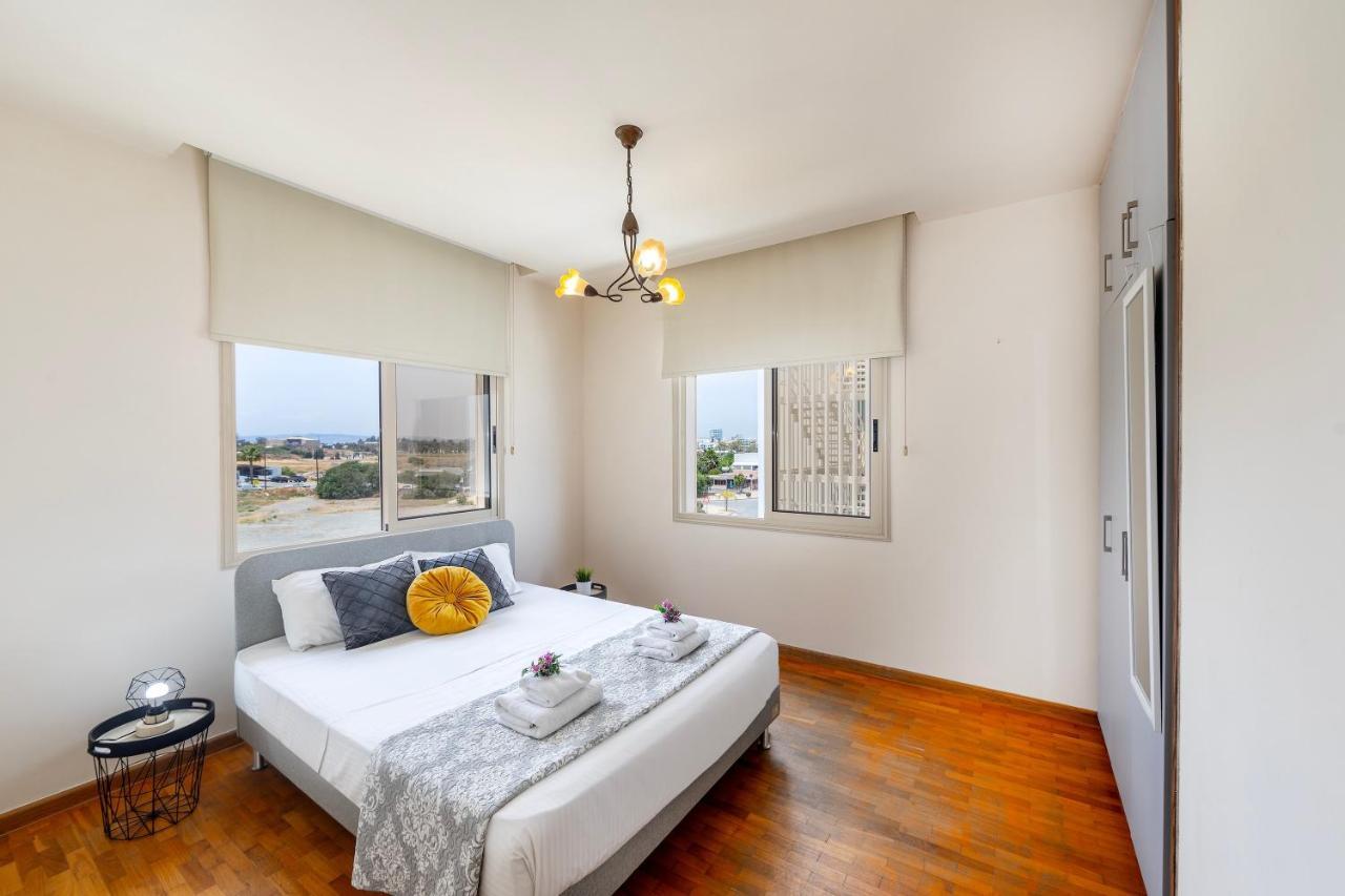 לרנקה Mackenzie Beachfront Eftyhia Suite מראה חיצוני תמונה